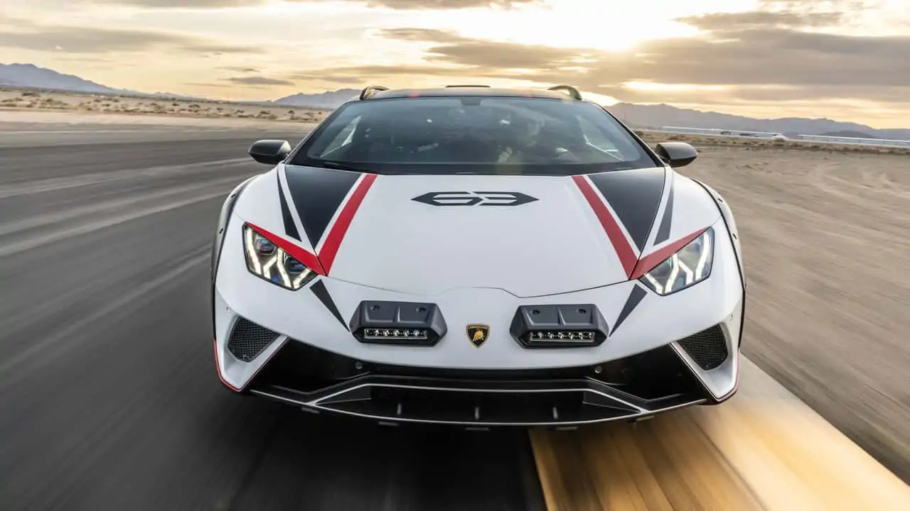 Sau Huracán Sterrato, Lamborghini sẽ ra mắt siêu phẩm nào?