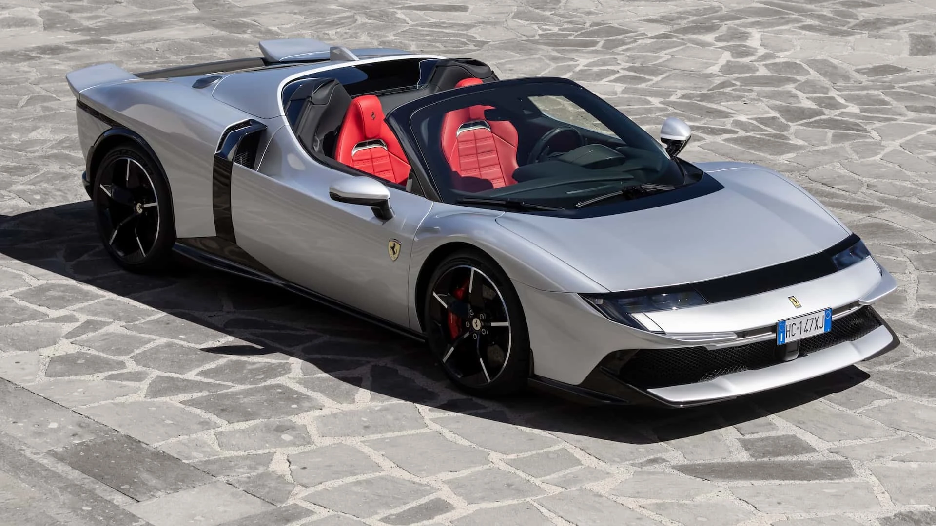 Ferrari tung "ngựa chiến" 849 Testarossa Spider