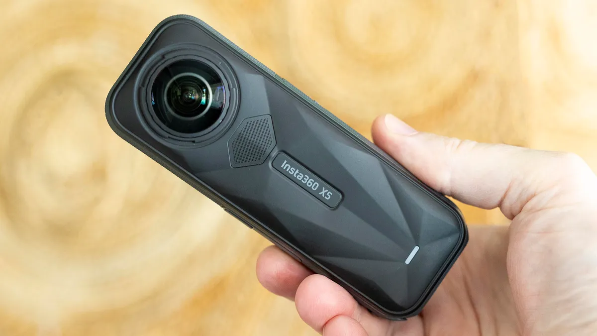 Chọn camera hành trình nào cho các chuyến đi?