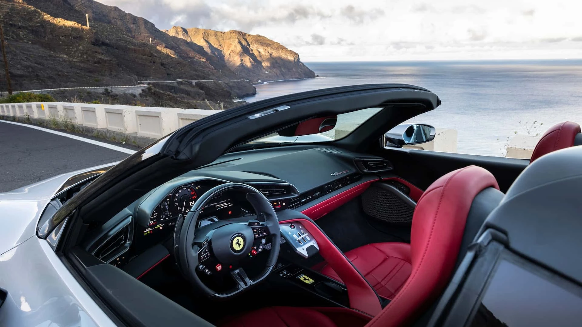 Ferrari tung "ngựa chiến" 849 Testarossa Spider