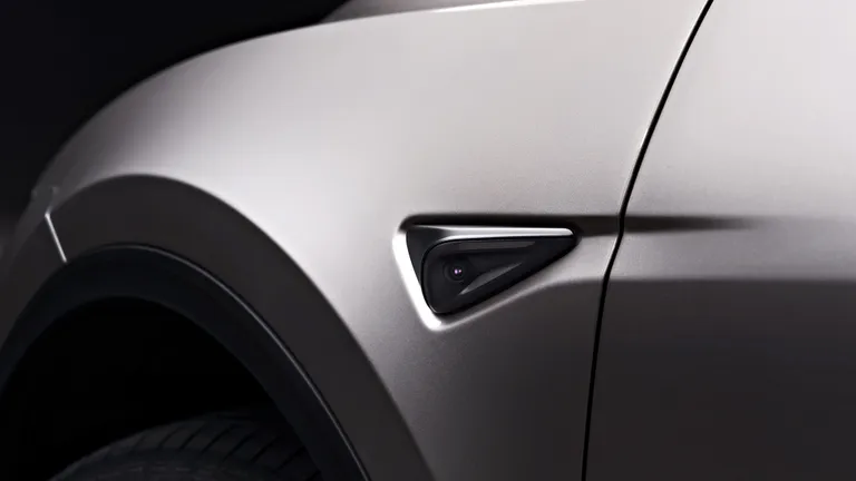 Những hình ảnh đầu tiên của Tesla Model Y L 2027