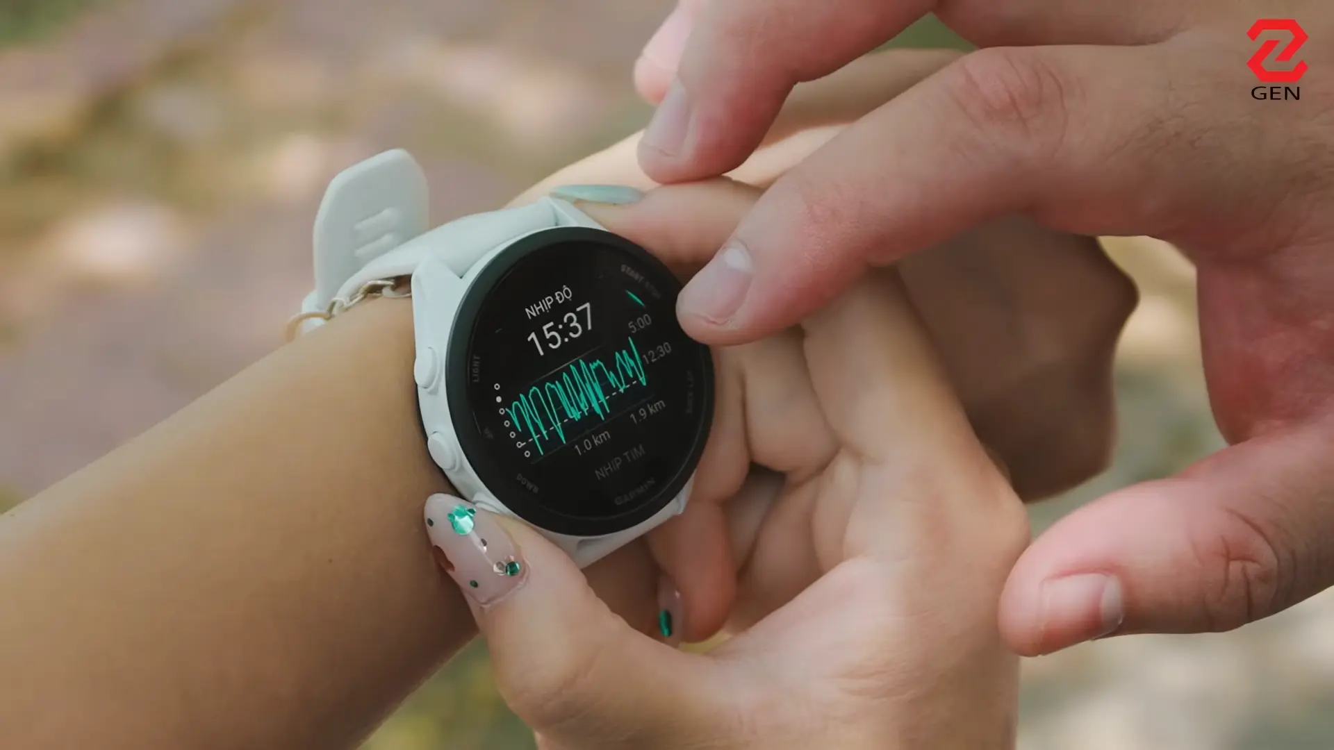 "Nhập môn" chạy bộ, cứ để Garmin Forerunner 70 và Venu 4 lo!