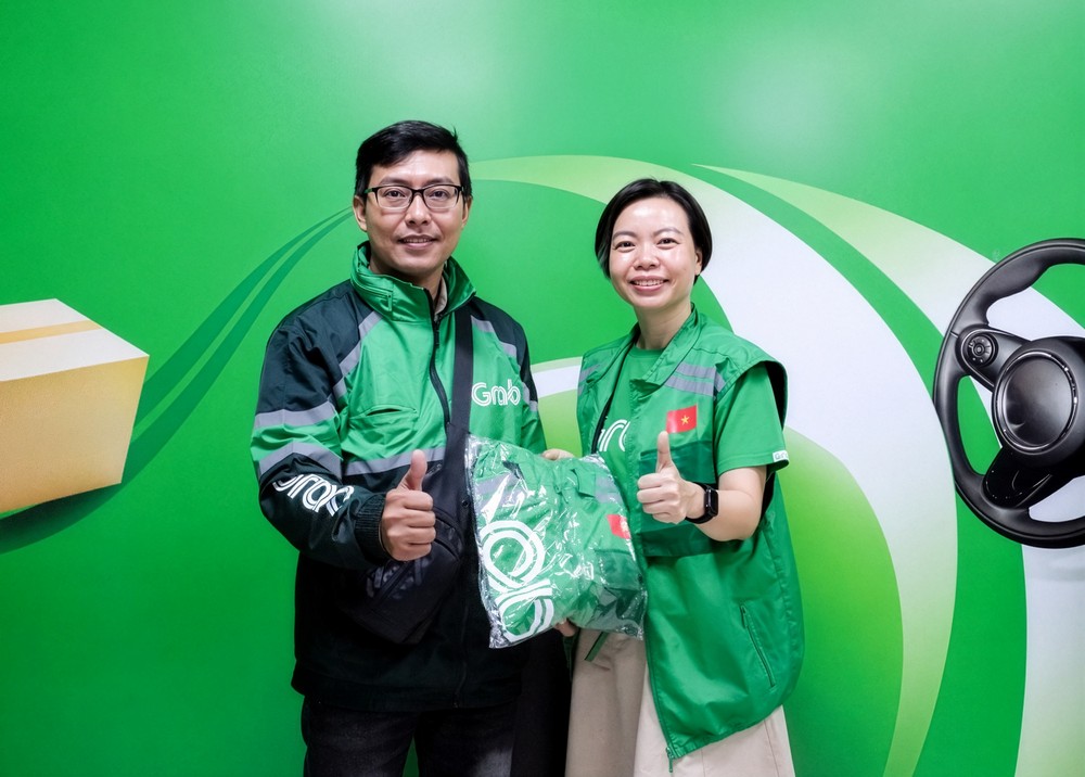 Grab tặng 35.000 phần quà cho tài xế