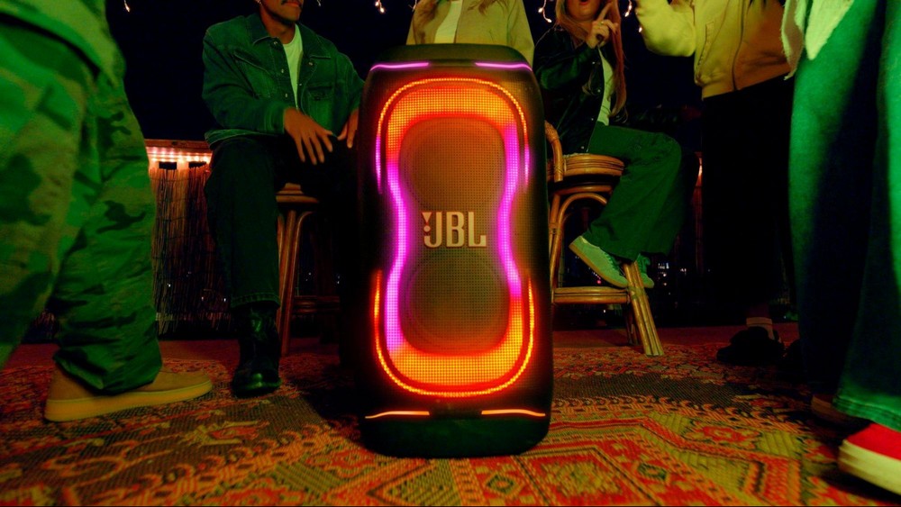 JBL PartyBox 330 và PartyBox 130: Nâng cấp AI Sound Boost và pin tới 18 giờ
