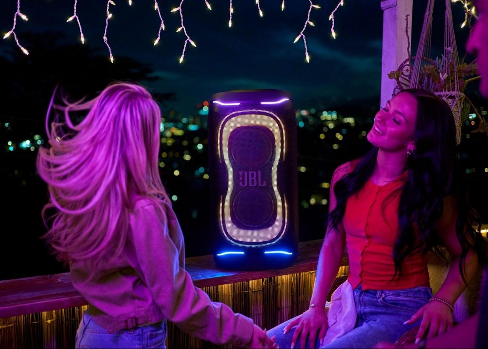 JBL PartyBox 330 và PartyBox 130: Nâng cấp AI Sound Boost và pin tới 18 giờ