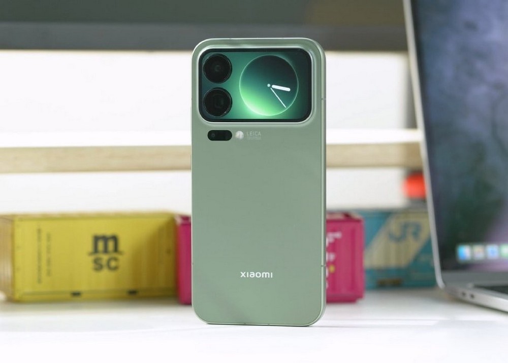 Xiaomi 18 Pro lộ cấu hình khiến iPhone 18 Pro "hít khói"