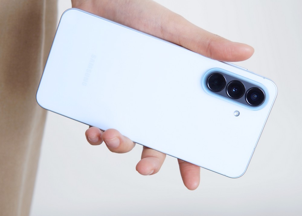 One UI 9 mở rộng thử nghiệm: Smartphone Galaxy nào được cập nhật?