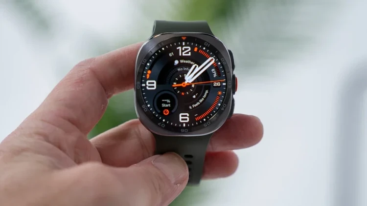 Galaxy Watch Ultra 2 và Apple Watch Ultra 3 đọ sức!