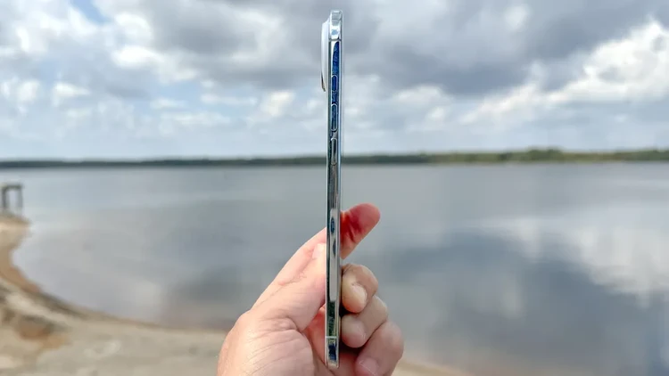 iPhone gập Apple: 11 "bí mật" sắp được "bật mí"!