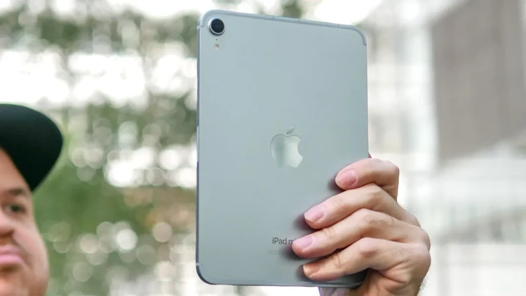 iPhone gập Apple: 11 "bí mật" sắp được "bật mí"!