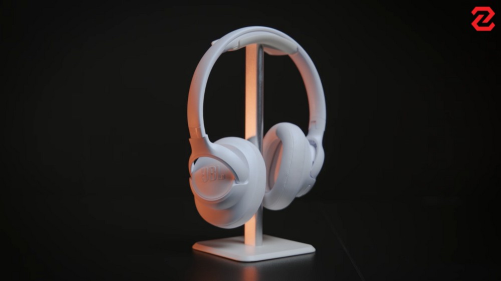 JBL Tune 730BT: vẫn “ghi điểm” dù không có ANC! 