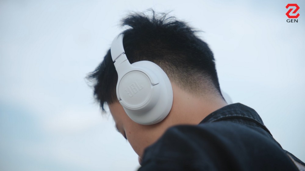JBL Tune 730BT: vẫn “ghi điểm” dù không có ANC! 