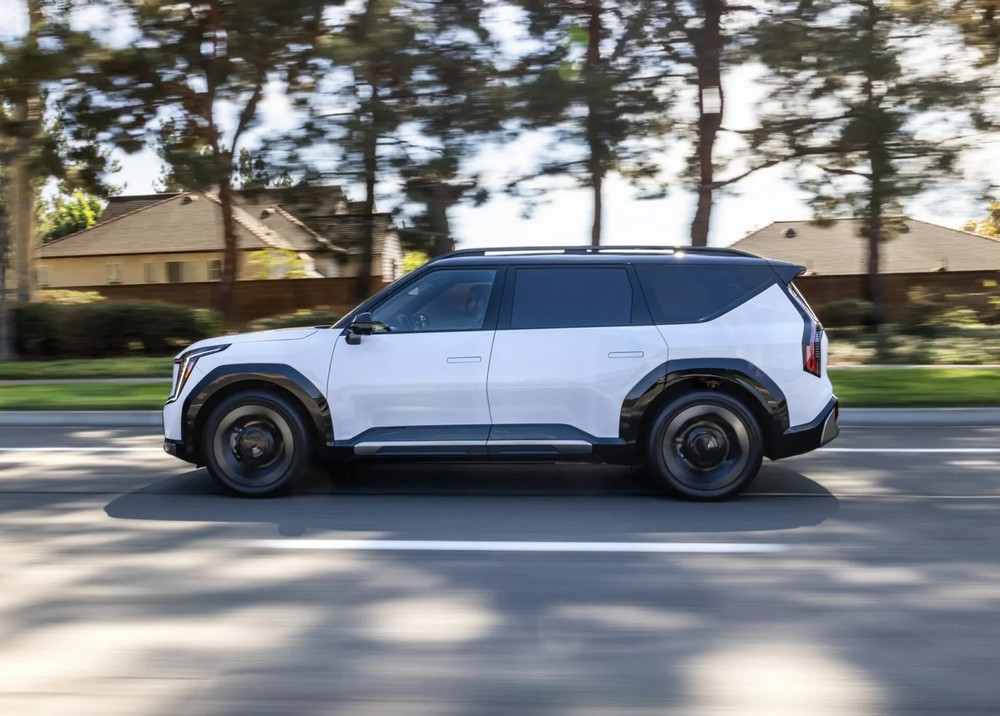 Kia EV9 gặp lỗi túi khí, có thể gây nguy hiểm cho trẻ em