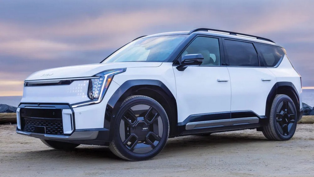 Kia EV9 gặp lỗi túi khí, có thể gây nguy hiểm cho trẻ em