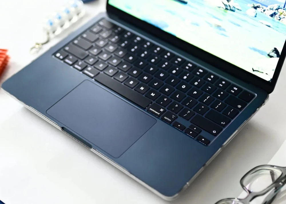 Macbook Air M5: Hiệu năng tăng, loa đi lùi?