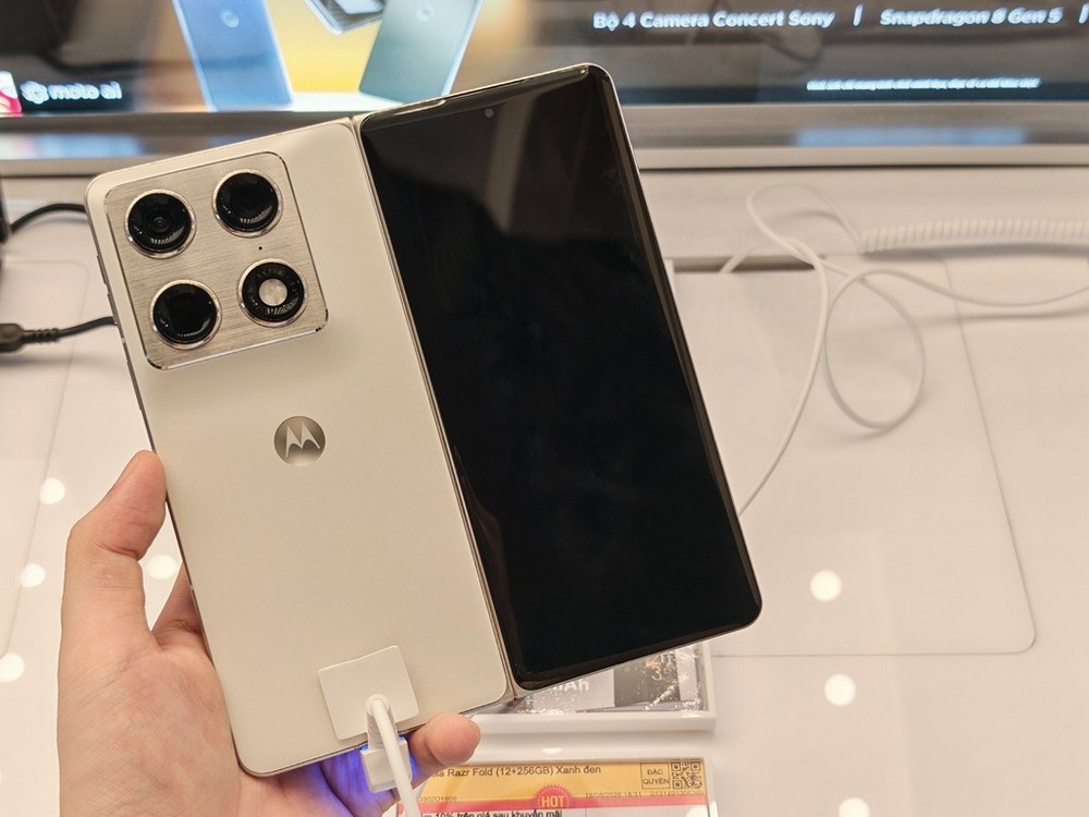 Motorola razr fold: Smartphone gập camera đỉnh cao