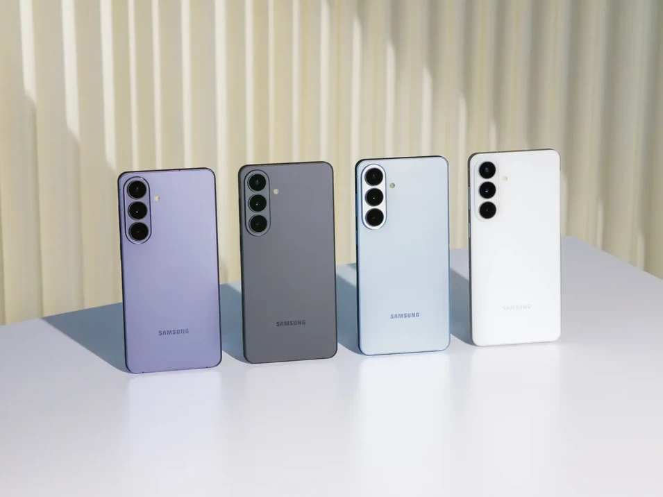 Android Authority: Samsung đang biến mình thành Apple!