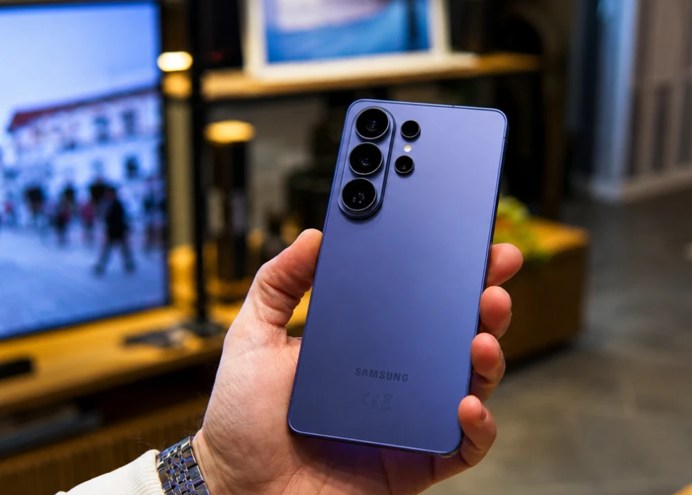 Samsung “quay xe”, Galaxy S27 sẽ không có camera khẩu độ biến thiên