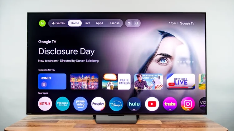 TV tầm trung đối đầu: Hisense hay TCL thắng thế?