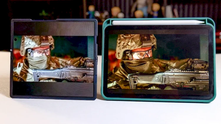 iPhone Ultra vs Z Fold 8 Ultra: “Kẻ tám lạng, người nửa cân”